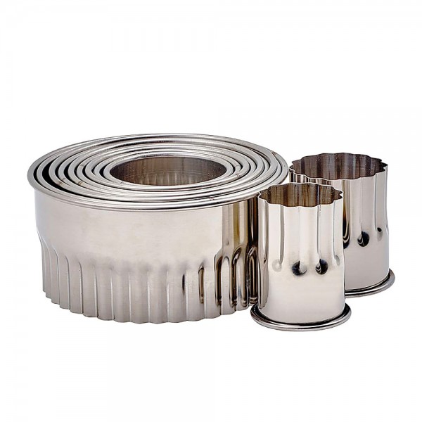 Winco CST-12 11-Piece Round Fluted Heavy Stainless Steel Cookie Cutter Set Winco CST-12 11-Piece Round Fluted Heavy Stainless Steel Cookie Cutter Set